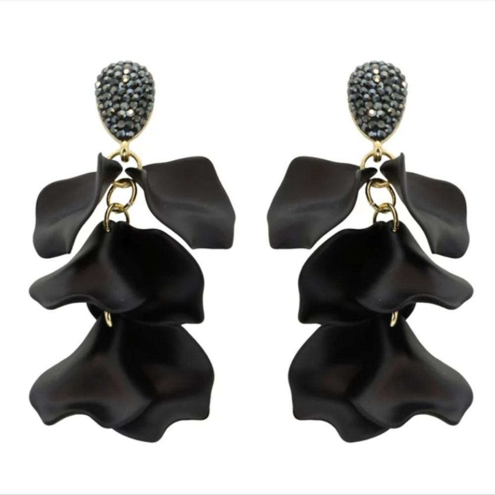 Elegant Black Floral Drop Earrings
